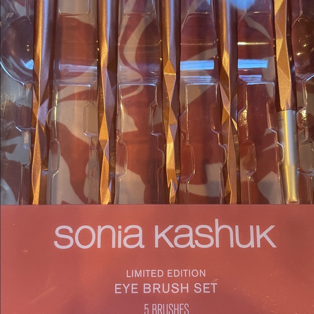 Sonia Kashuk Rose Gold Eye Brush Collection - Picture 4 of 6